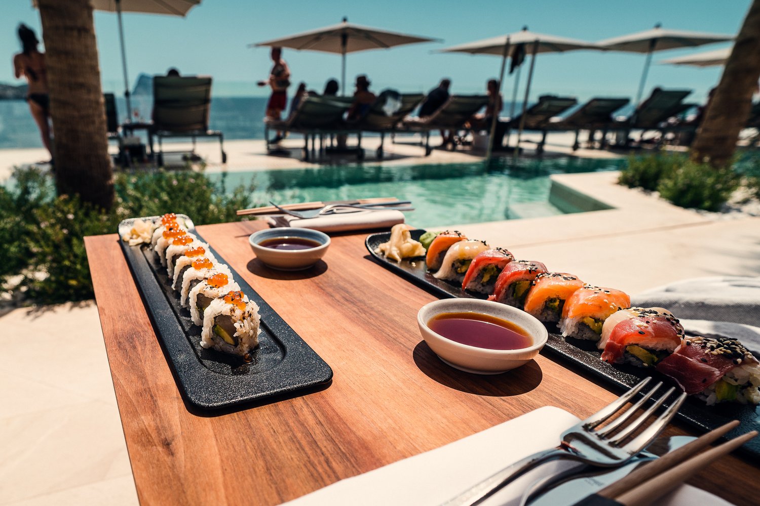 Delve into Del Mar's dining diversity, where flavors meet the sea.